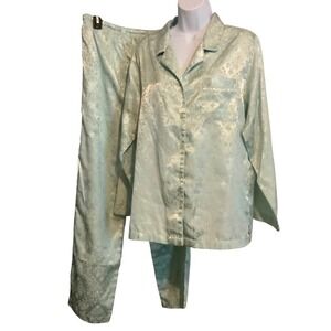 Delicates Gorgeous Two Piece Pajama Set‎ size Small